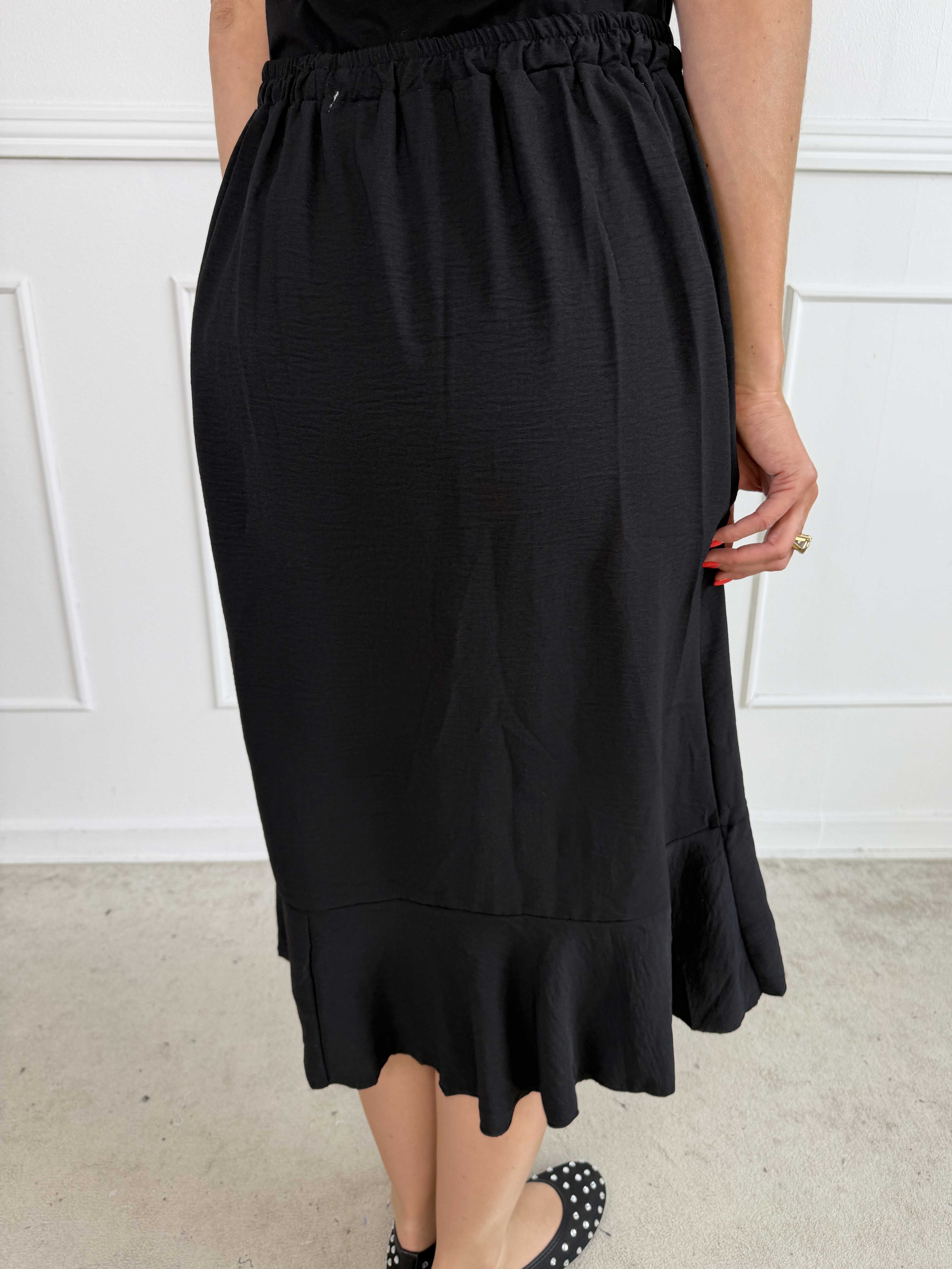 Panadita - Sort flæsenederdel med elastikkant i livet